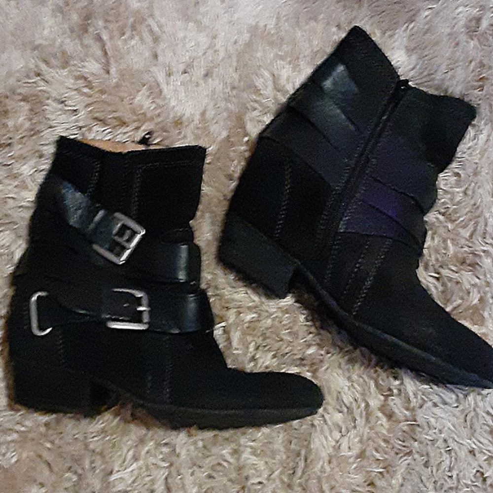 Naya booties 7.5